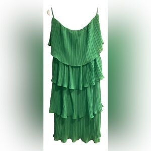 Green Pleated Midi Tube Dress